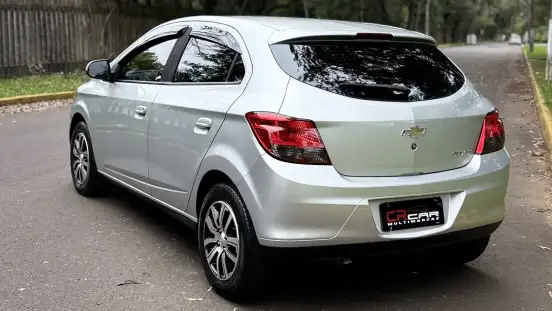 CHEVROLET-ONIX-2015