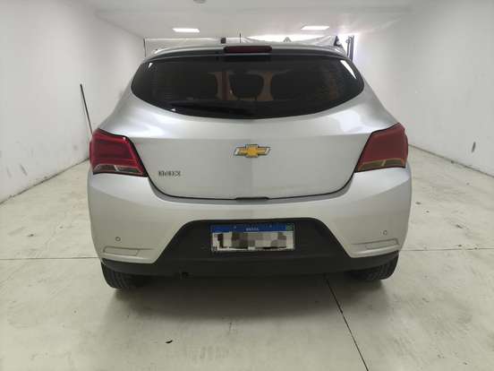 CHEVROLET-ONIX-2018