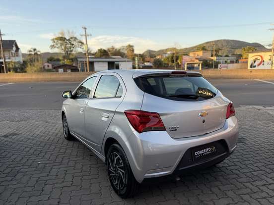 CHEVROLET-ONIX-1.0 MPFI LT 8V FLEX 4P MANUAL CHEVROLET-ONIX-2017