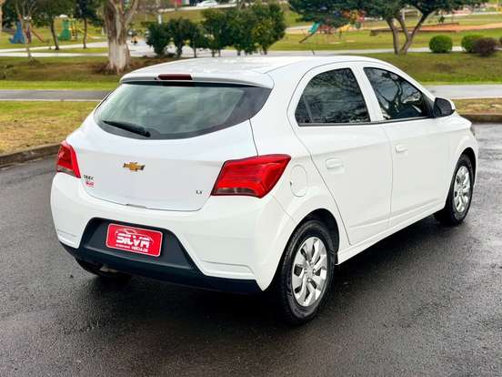 CHEVROLET-ONIX-2018