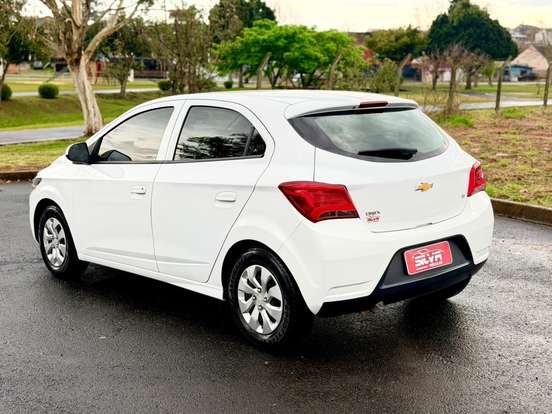CHEVROLET-ONIX-2018