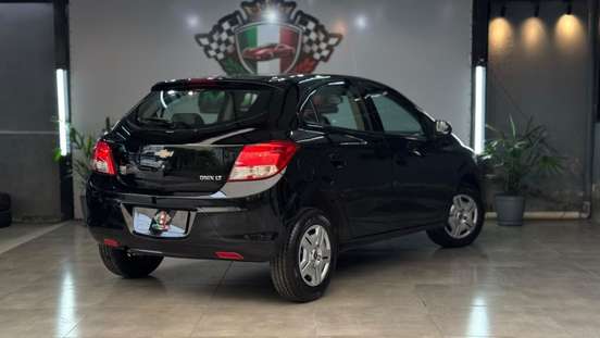 CHEVROLET-ONIX-2016