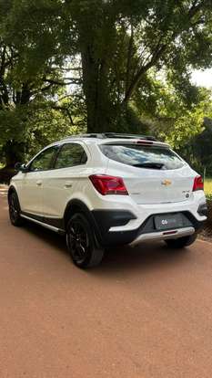 CHEVROLET-ONIX-2018