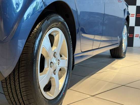 CHEVROLET-ONIX-2018