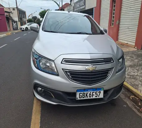CHEVROLET-PRISMA-2015