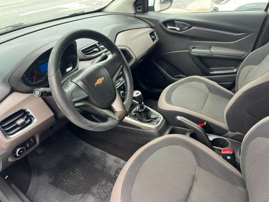 CHEVROLET-PRISMA-2015