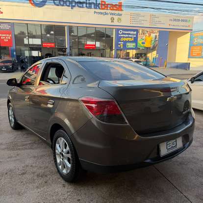 CHEVROLET-PRISMA-2013