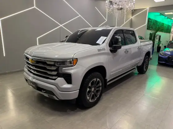 CHEVROLET SILVERADO 5.3 V8 GASOLINA 1500 HIGH COUNTRY 4X4 AUTOMÁTICO