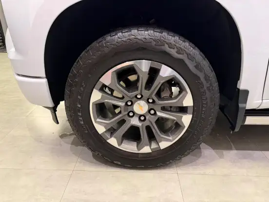 CHEVROLET-SILVERADO-2025