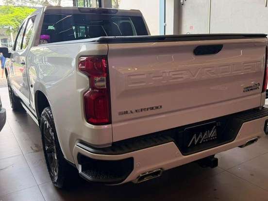 CHEVROLET-SILVERADO-5.3 V8 GASOLINA 1500 HIGH COUNTRY 4X4 AUTOMÁTICO CHEVROLET-SILVERADO-2023