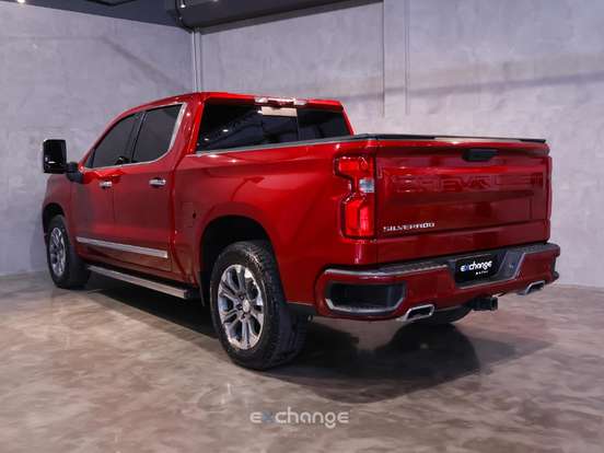 CHEVROLET-SILVERADO-5.3 V8 GASOLINA 1500 HIGH COUNTRY 4X4 AUTOMÁTICO CHEVROLET-SILVERADO-2023