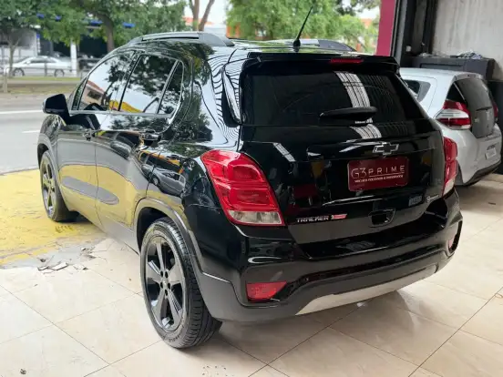 CHEVROLET-TRACKER-2018