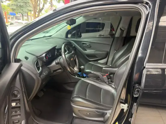 CHEVROLET-TRACKER-2018
