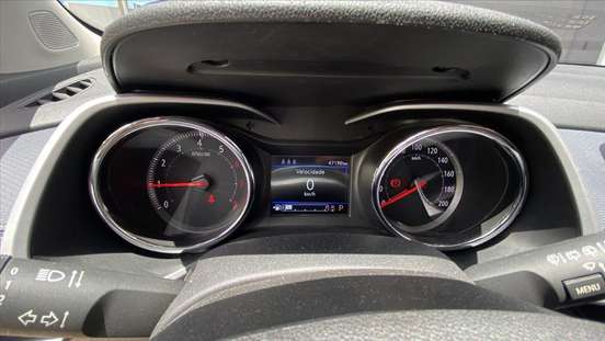 CHEVROLET-TRACKER-2023