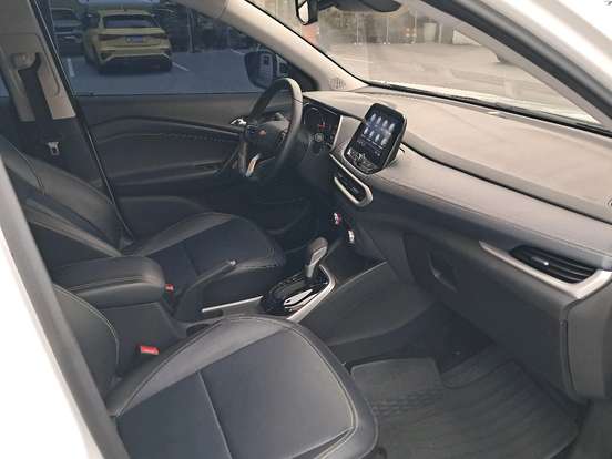 CHEVROLET-TRACKER-2024