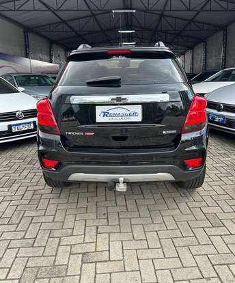CHEVROLET-TRACKER-2017