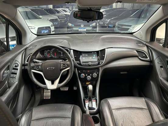 CHEVROLET-TRACKER-2017