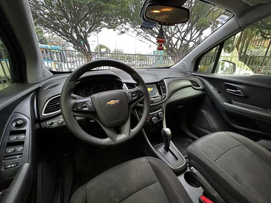 CHEVROLET-TRACKER-2019