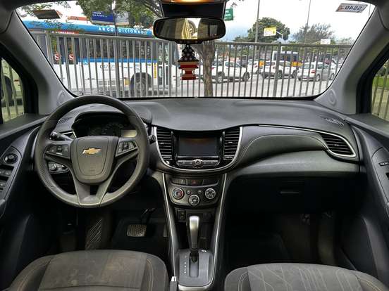 CHEVROLET-TRACKER-2019