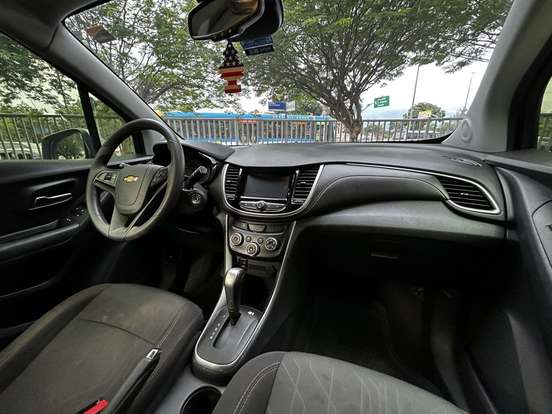 CHEVROLET-TRACKER-2019