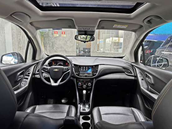 CHEVROLET-TRACKER-2017