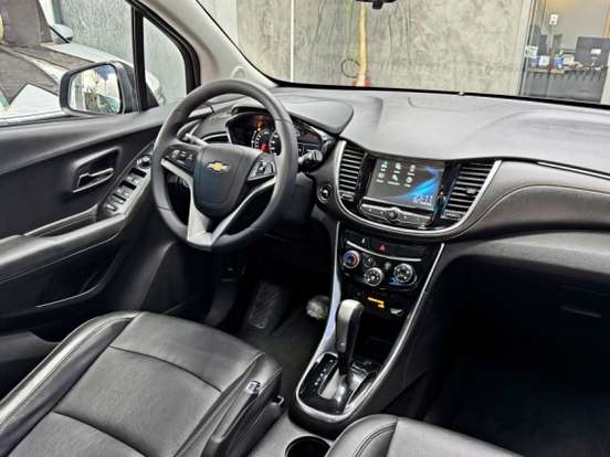 CHEVROLET-TRACKER-2017