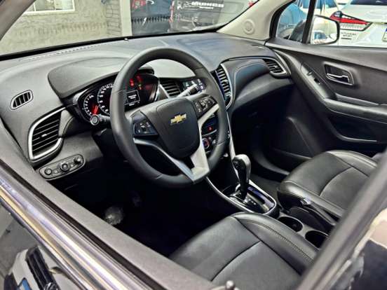 CHEVROLET-TRACKER-2017