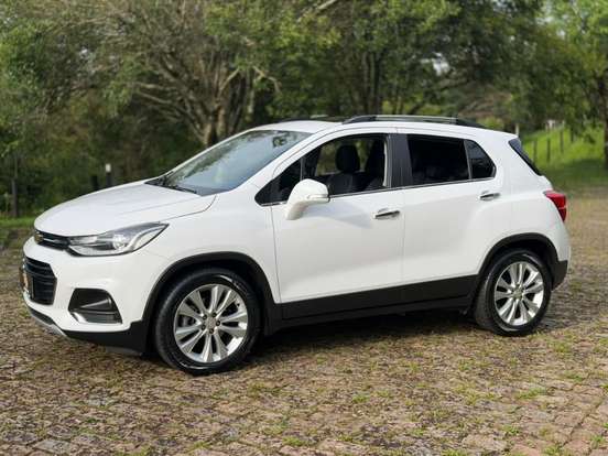CHEVROLET-TRACKER-2018