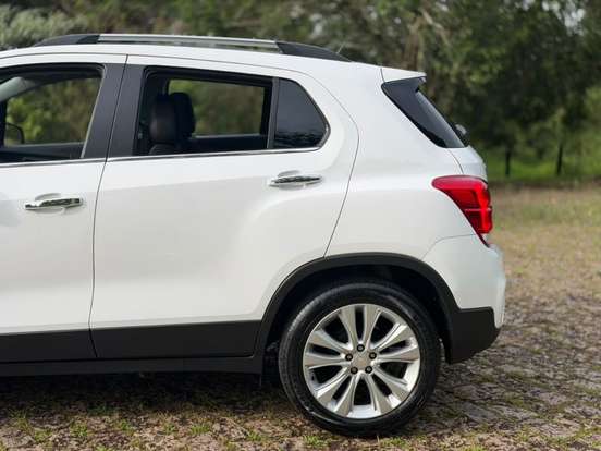 CHEVROLET-TRACKER-2018