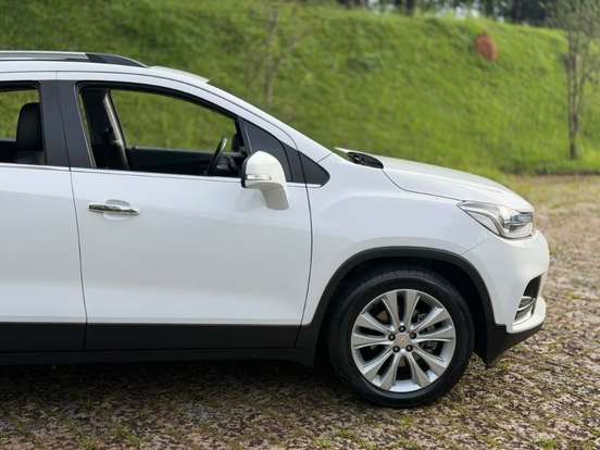 CHEVROLET-TRACKER-2018