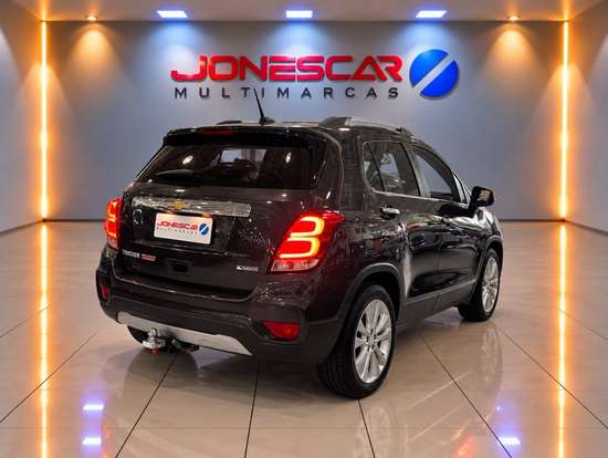 CHEVROLET-TRACKER-2017