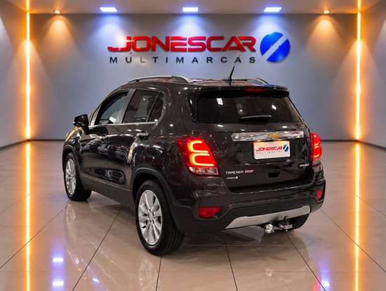 CHEVROLET-TRACKER-2017