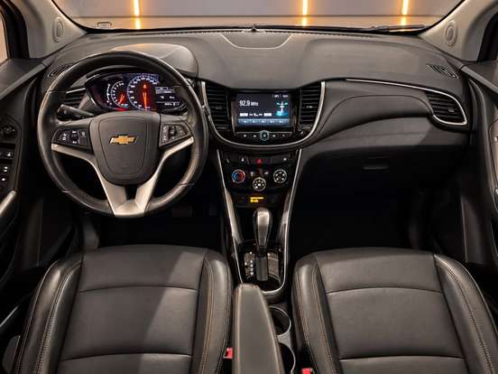 CHEVROLET-TRACKER-2017