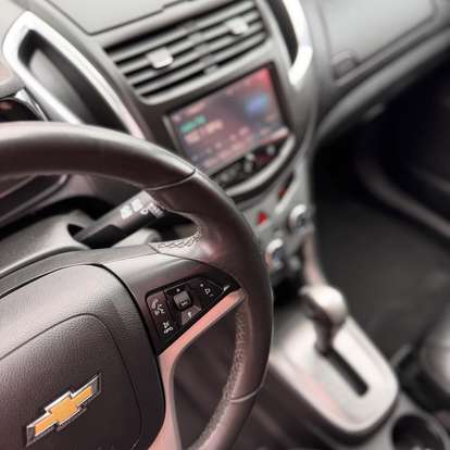 CHEVROLET-TRACKER-2015
