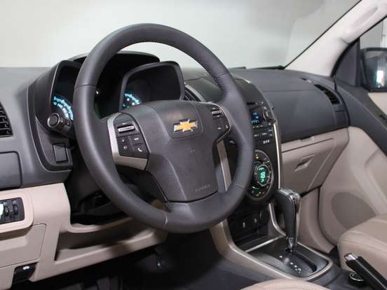 CHEVROLET-TRAILBLAZER-2012