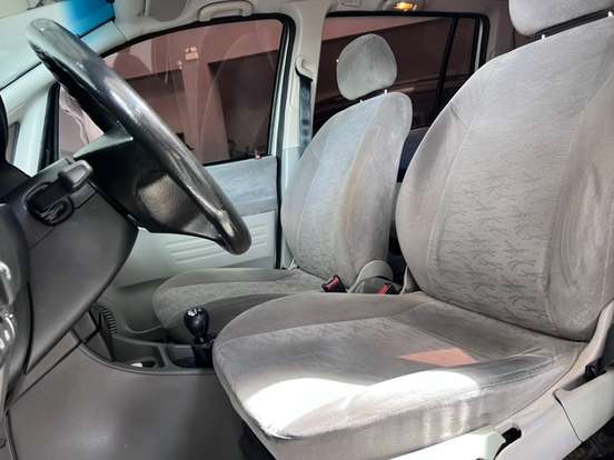 CHEVROLET-ZAFIRA-2.0 MPFI 8V GASOLINA 4P MANUAL CHEVROLET-ZAFIRA-2004
