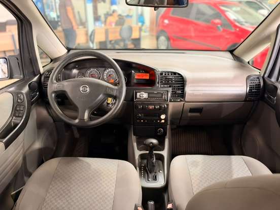 CHEVROLET-ZAFIRA-2010