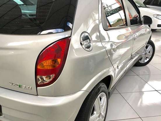 CHEVROLET-CELTA-1.4 MPFI ENERGY 8V GASOLINA 4P MANUAL CHEVROLET-CELTA-2004