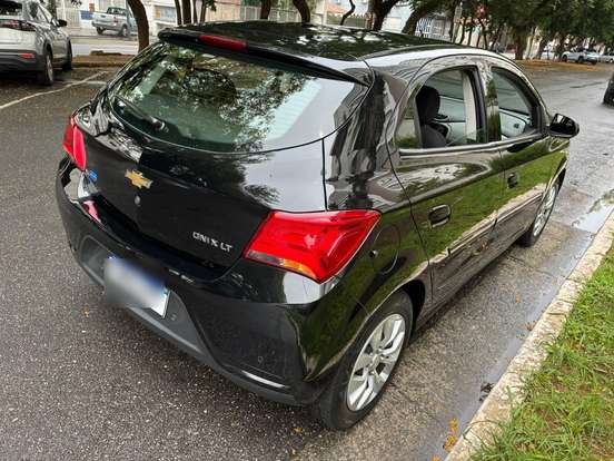 CHEVROLET-ONIX-2016