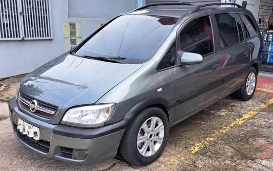 CHEVROLET ZAFIRA 2.0 MPFI EXPRESSION 8V FLEX 4P AUTOMÁTICO