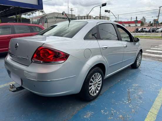 FIAT-LINEA-2010