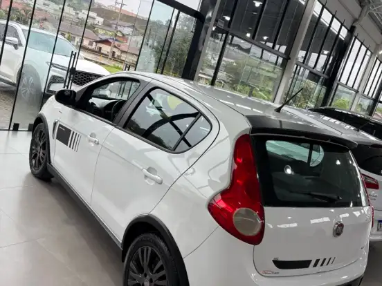 FIAT-PALIO-1.6 MPI SPORTING 16V FLEX 4P AUTOMATIZADO FIAT-PALIO-2013