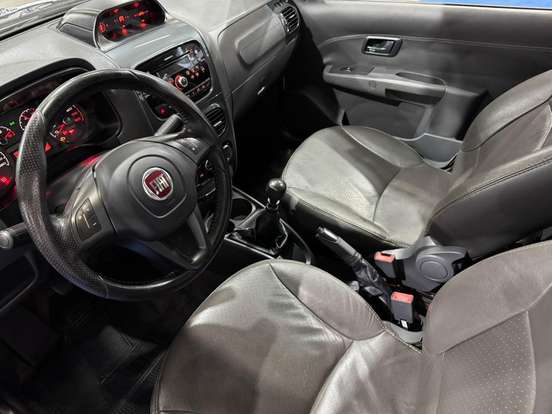 FIAT-STRADA-1.8 MPI ADVENTURE CE 16V FLEX 2P MANUAL FIAT-STRADA-2017