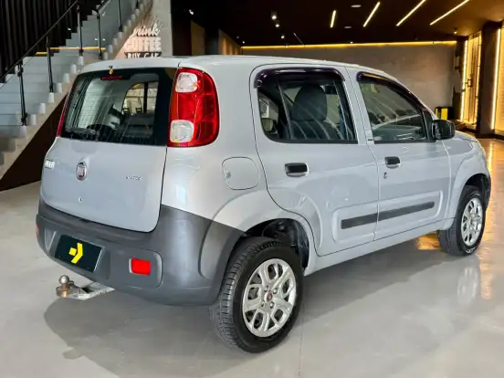 FIAT-UNO-1.0 EVO VIVACE 8V FLEX 4P MANUAL FIAT-UNO-2011