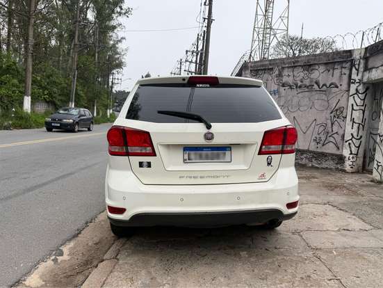 FIAT-FREEMONT-2.4 PRECISION 16V GASOLINA 4P AUTOMÁTICO FIAT-FREEMONT-2012