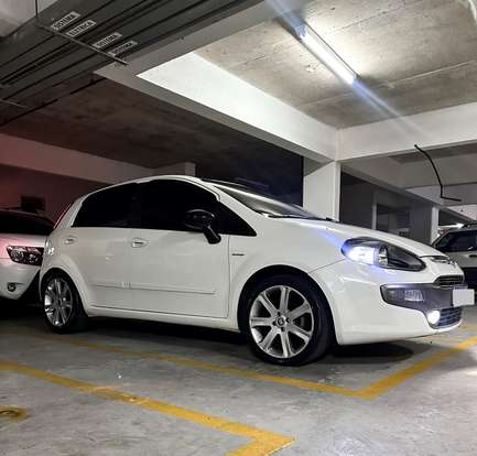 FIAT-PUNTO-1.6 ESSENCE 16V FLEX 4P AUTOMATIZADO FIAT-PUNTO-2013