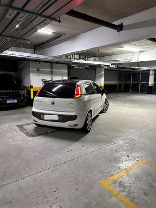 FIAT-PUNTO-1.6 ESSENCE 16V FLEX 4P AUTOMATIZADO FIAT-PUNTO-2013