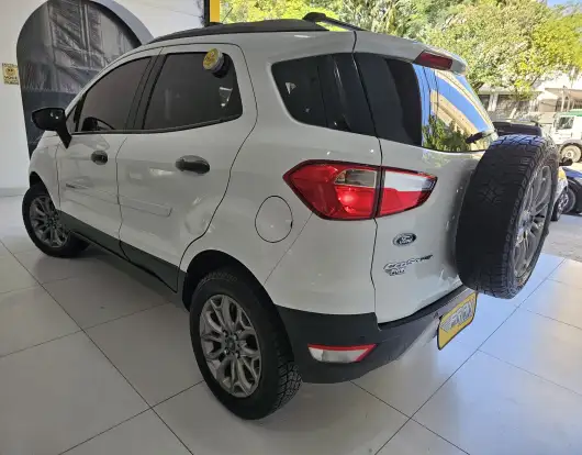 FORD-ECOSPORT-2015
