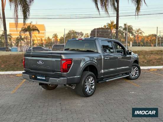 FORD-F-150-5.0 V8 GASOLINA CD LARIAT BLACK FX4 AUTOMÁTICO FORD-F-150-2024