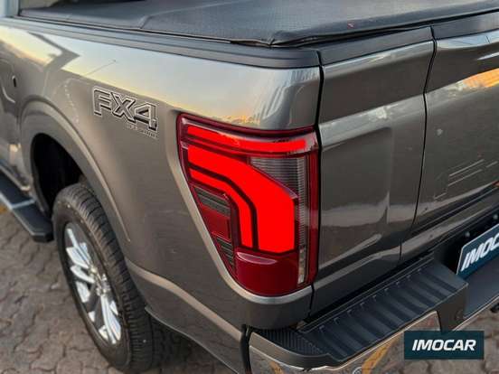 FORD-F-150-5.0 V8 GASOLINA CD LARIAT BLACK FX4 AUTOMÁTICO FORD-F-150-2024